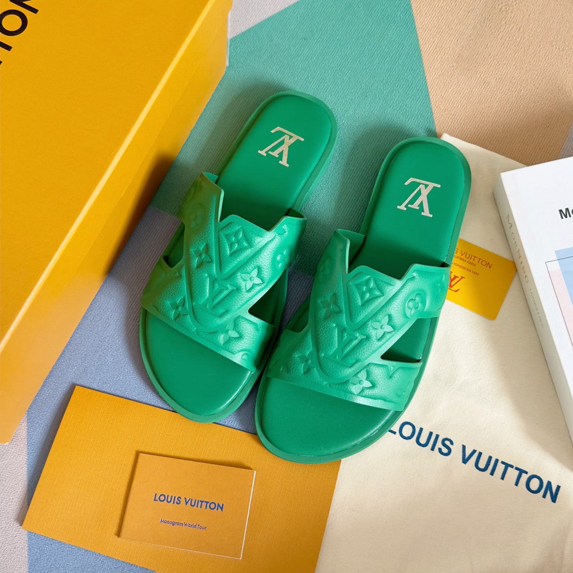 LV OASIS Slippers 1824100907