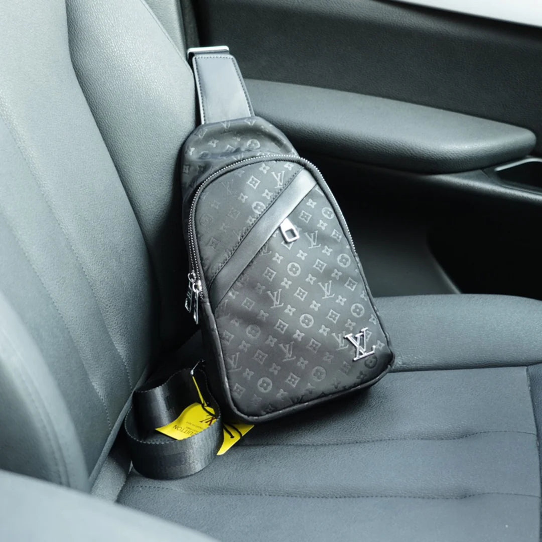 New fashion and versatile men's chest bag 1024032705