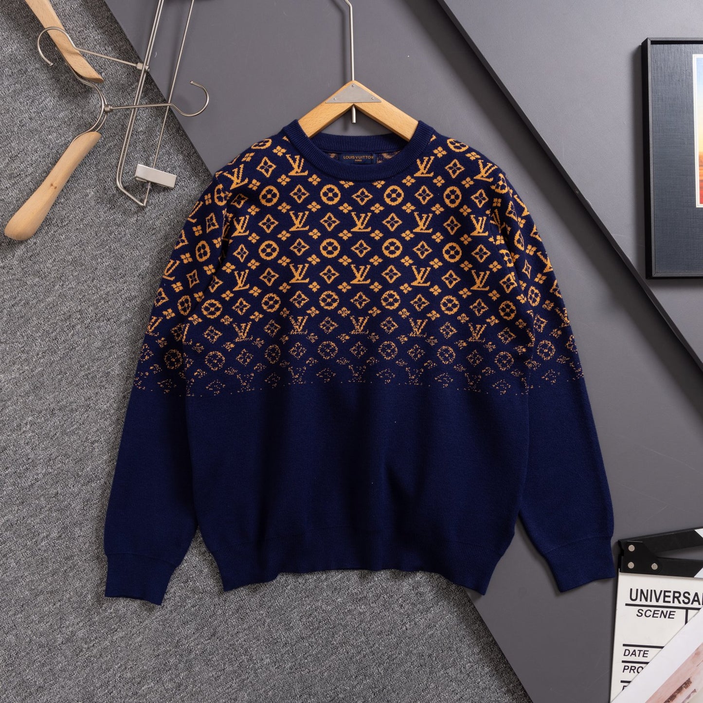LV Gradient sweater 1824102102