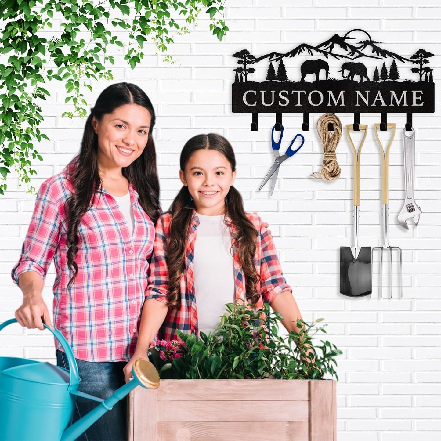 Personalized Polar Bear Key Holder on Wall, Custom Name Key Hanger