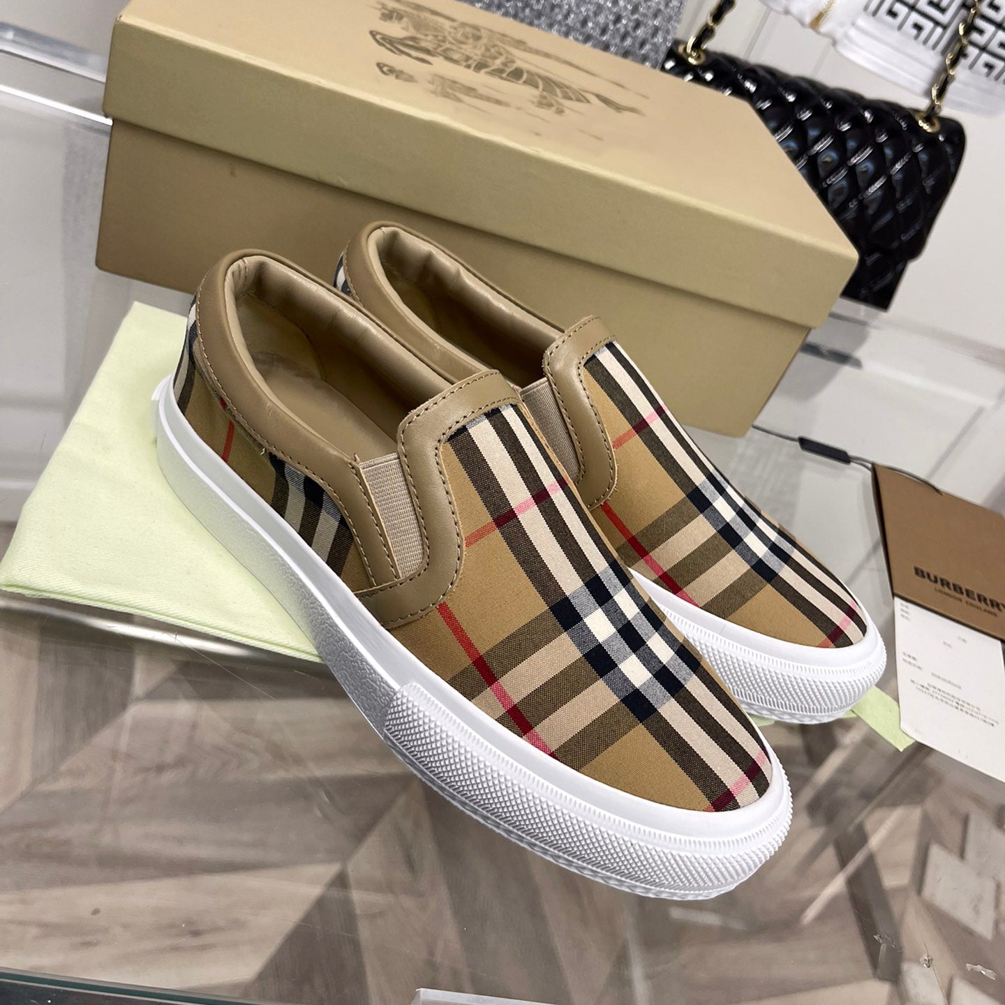 B-Fashionable Couple Slip On XC07070511