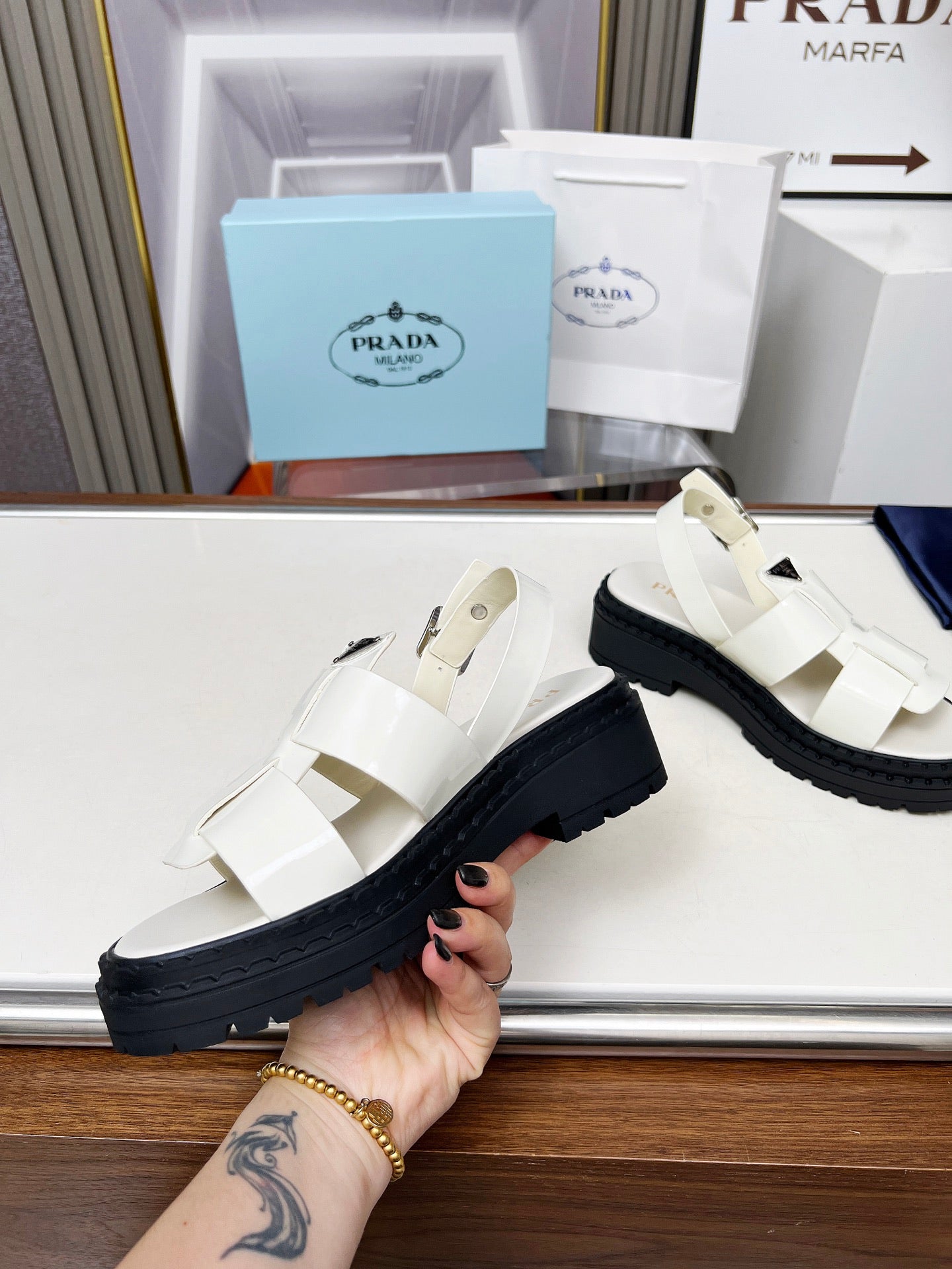 PR sandals 1825051904