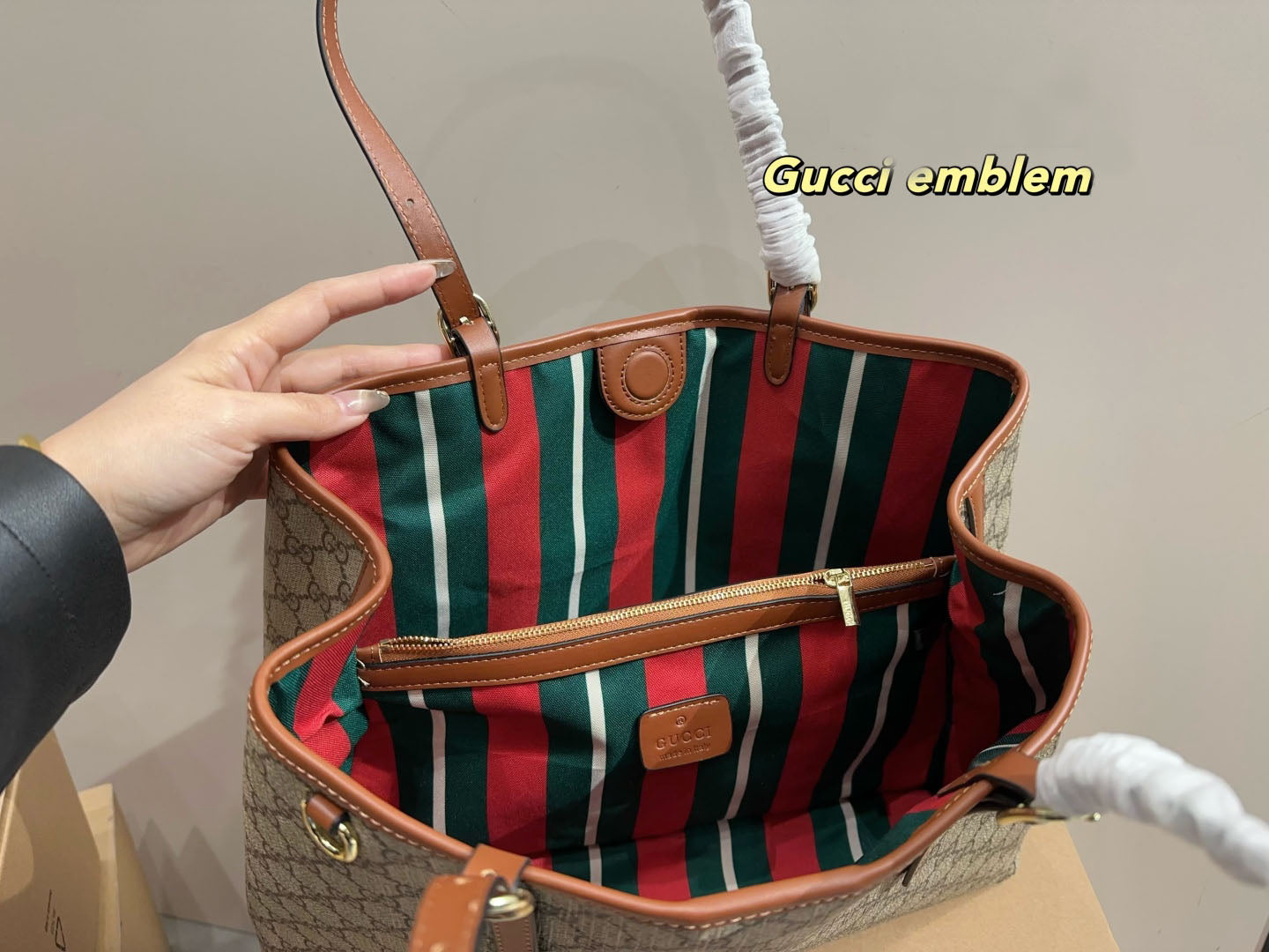 G Emblem Tote Bag 1824081210