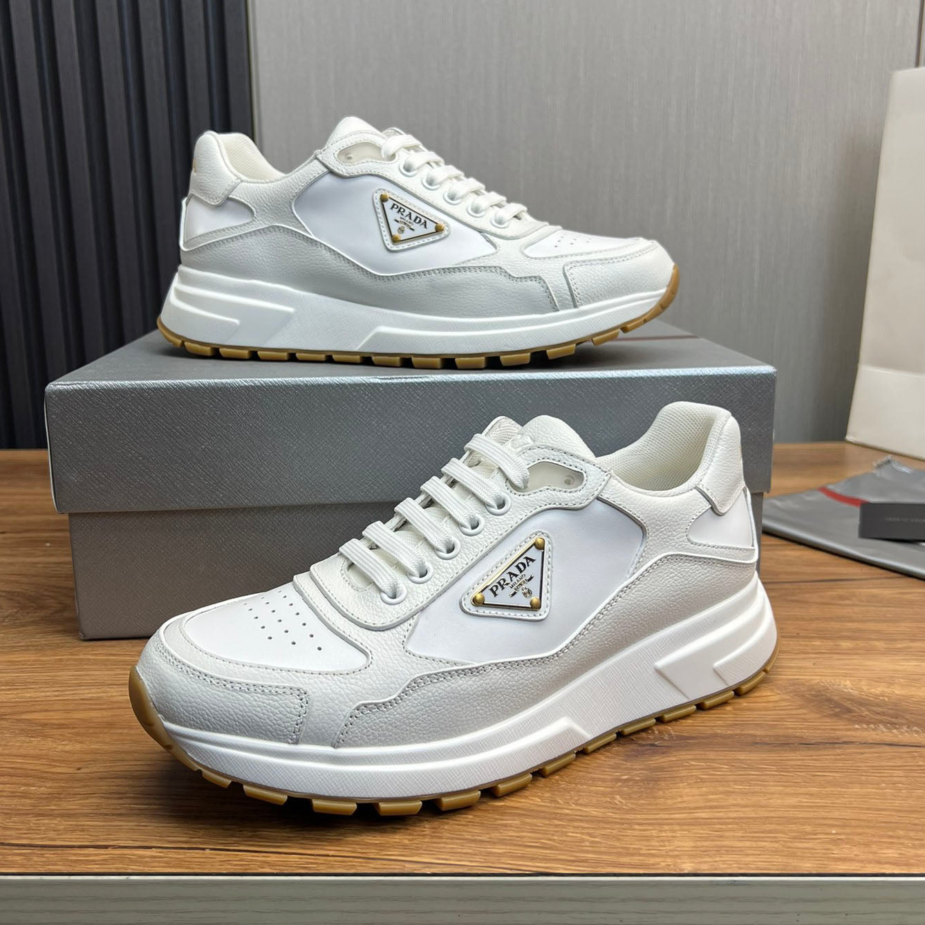 PR Cowhide stitching sneakers 1824102502