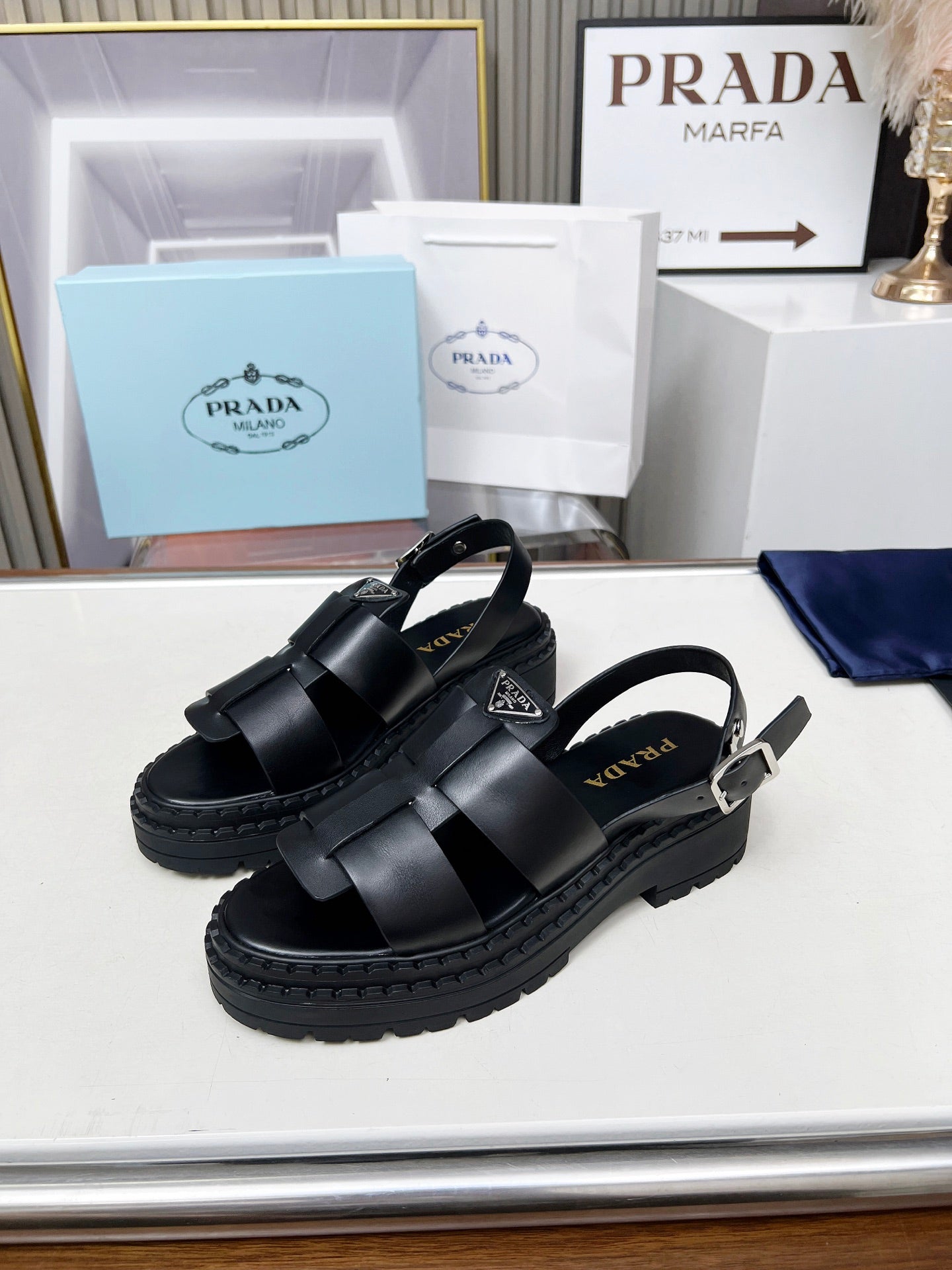 PR sandals 1825051904