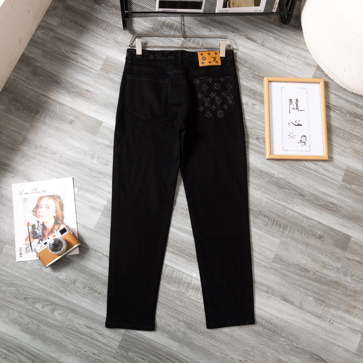 LV Washed stretch jeans 1825051402