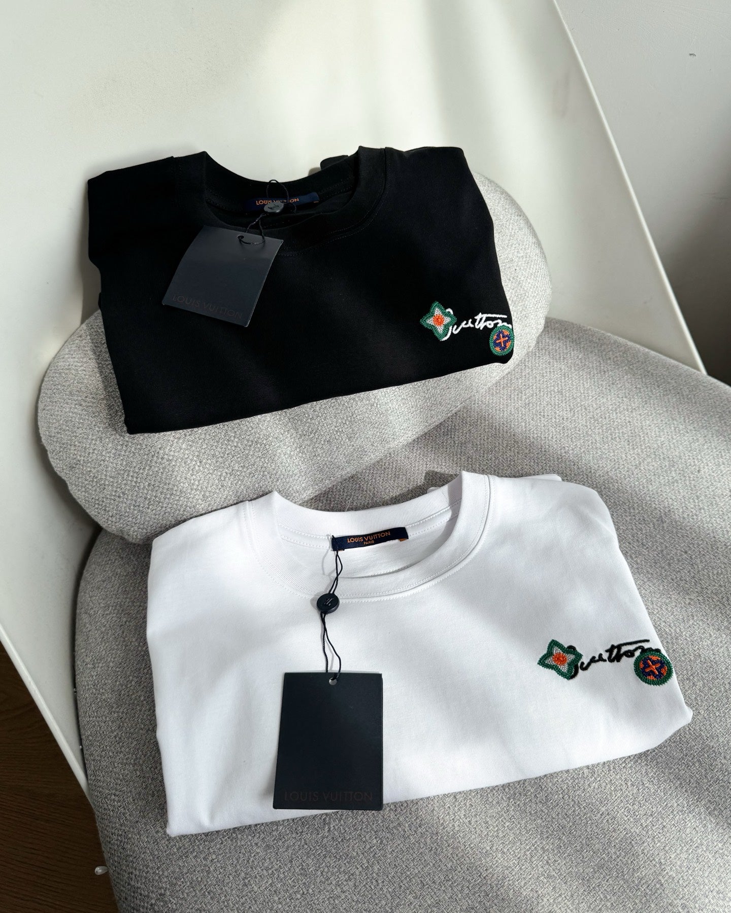 LV Unisex colorful floral embroidered T-shirt 1825052211