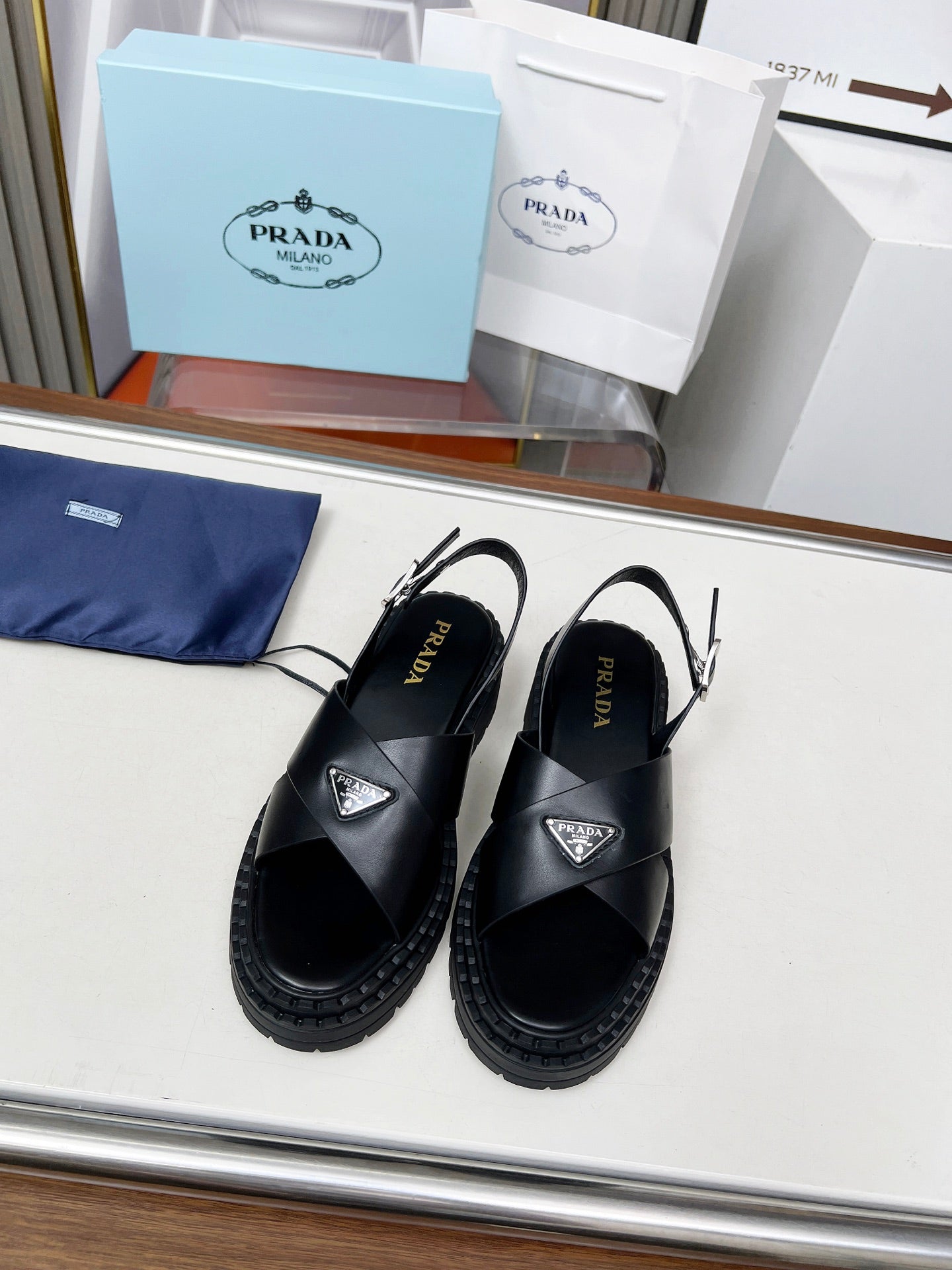 PR sandals 1825051905