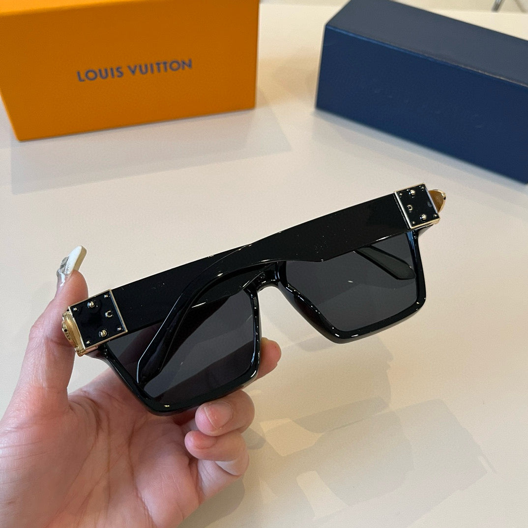 LV Square Full Frame Sunglasses 1825042501