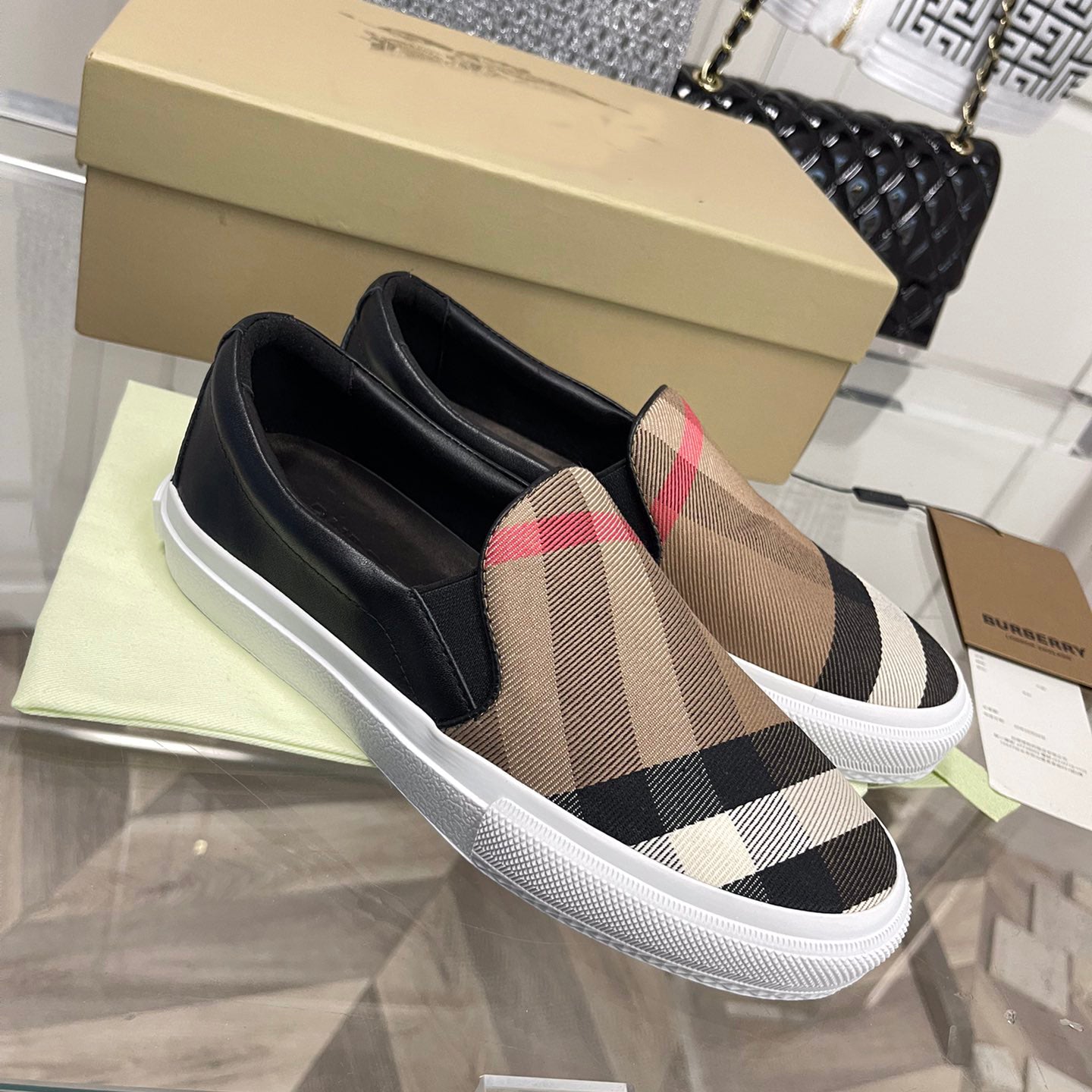 B-Fashionable Couple Slip On XC07070510