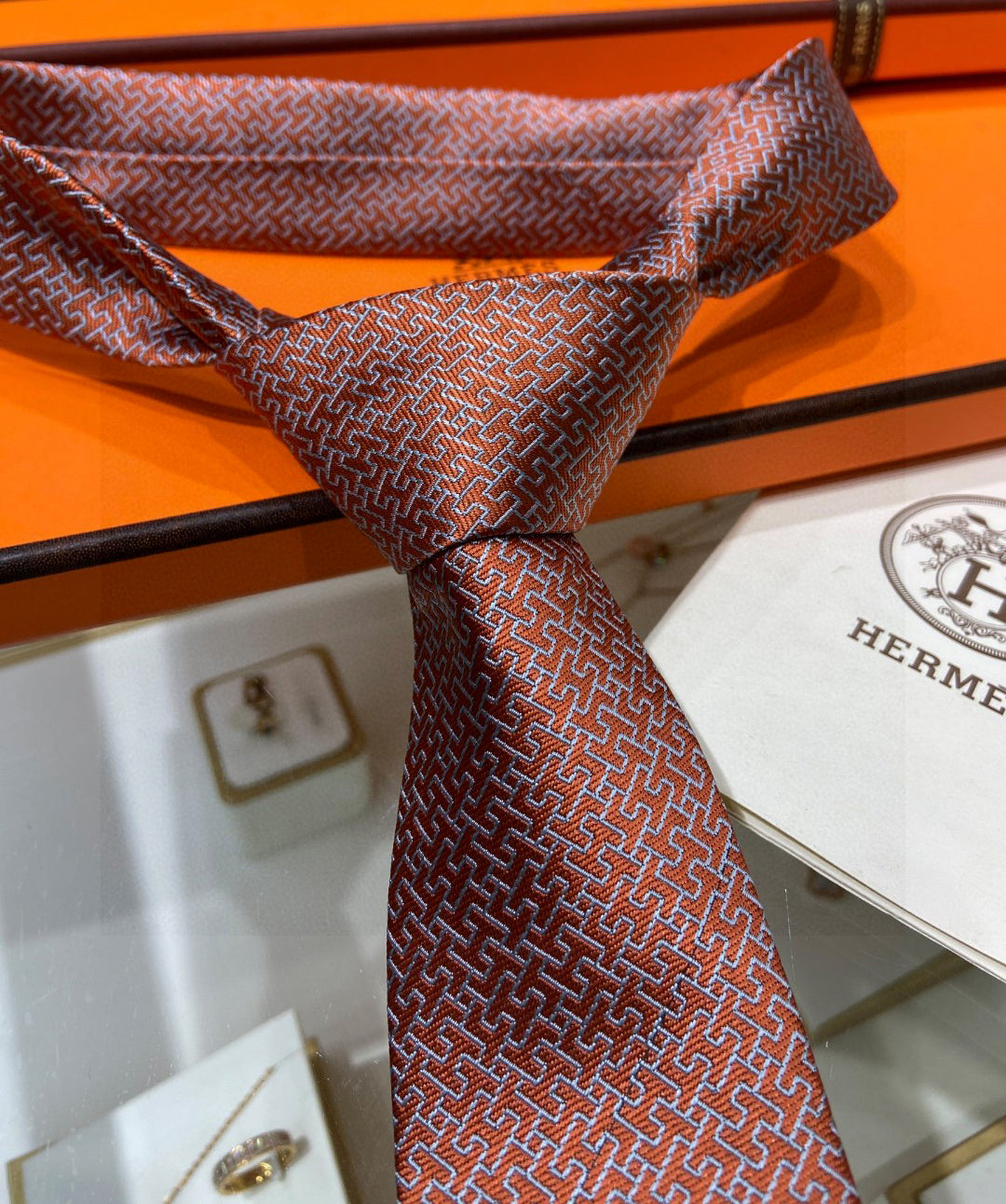 Twill silk hollow H letter tie 1824053005