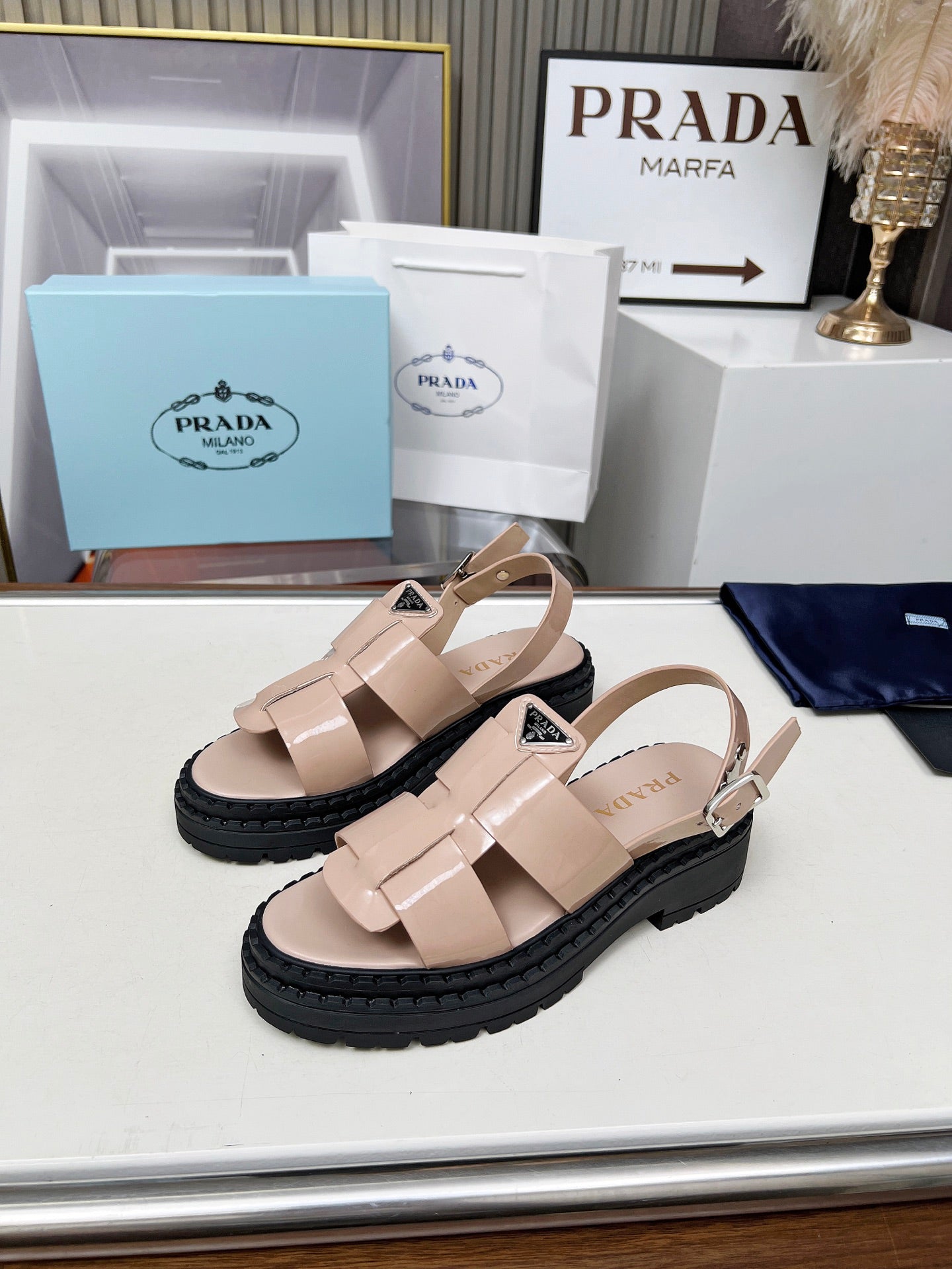 PR sandals 1825051904