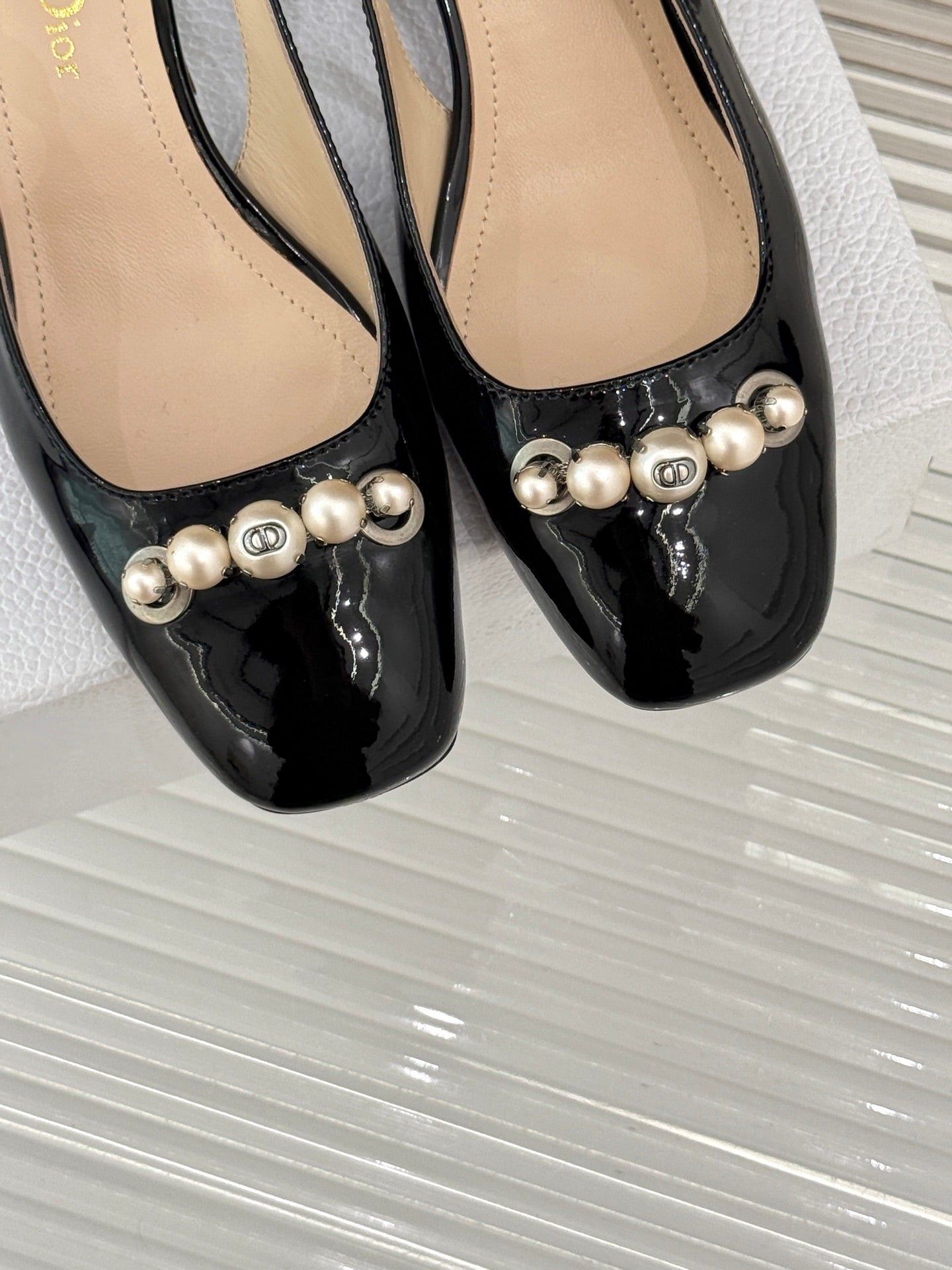 CD Pearl Slingback Pump 1825032402