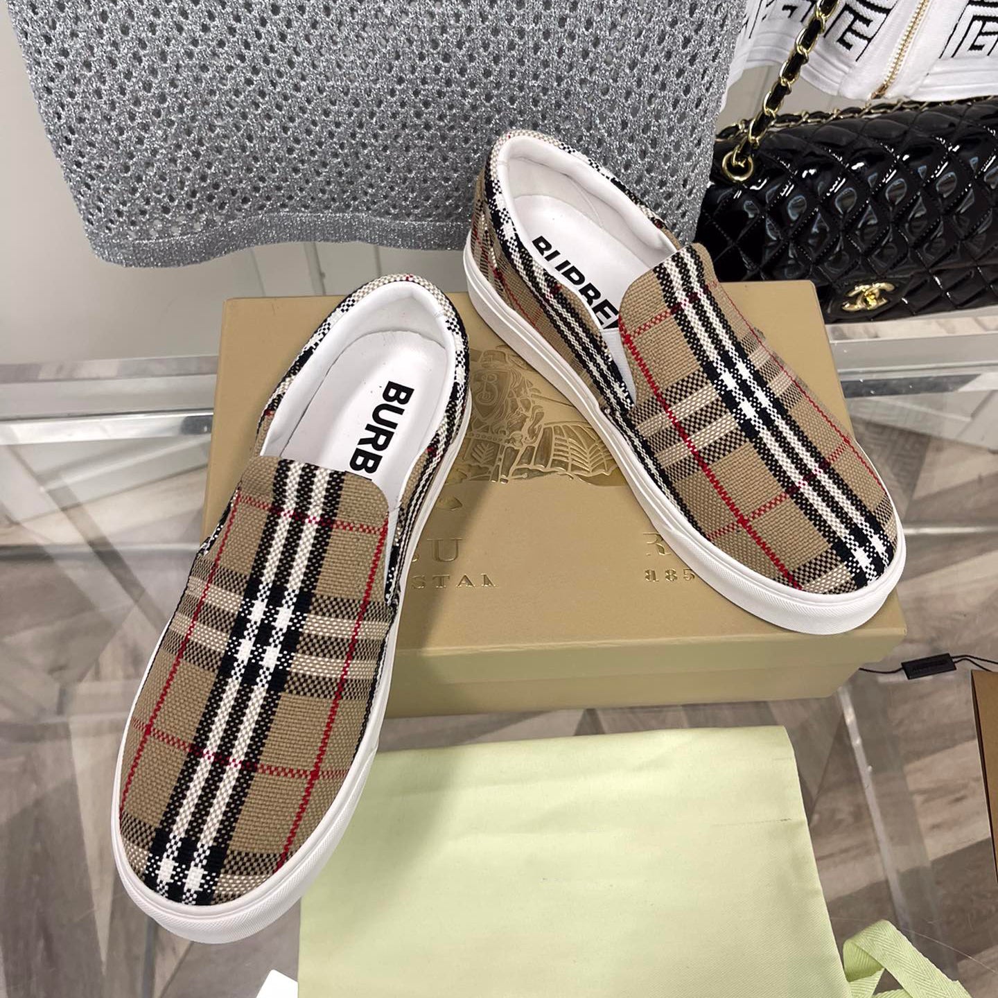 B-Fashionable Couple Slip On XC07070512