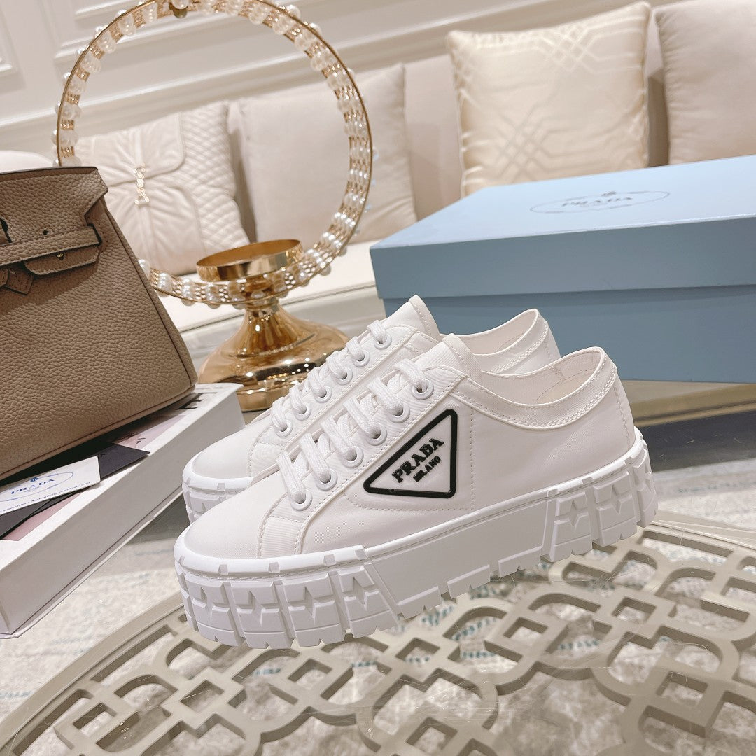 New fashionable and versatile thick-soled sneakers 1024013001