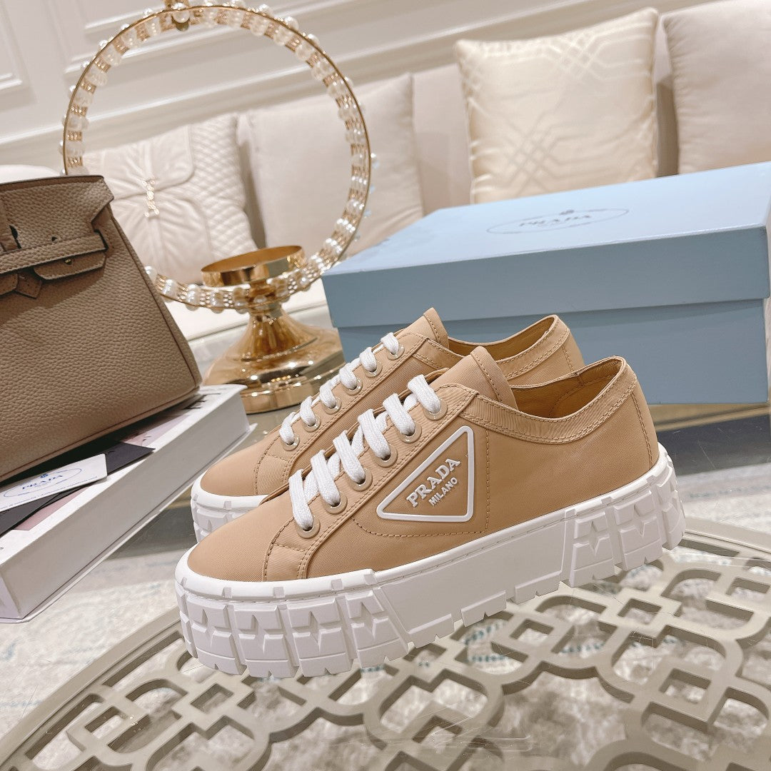 New fashionable and versatile thick-soled sneakers 1024013001