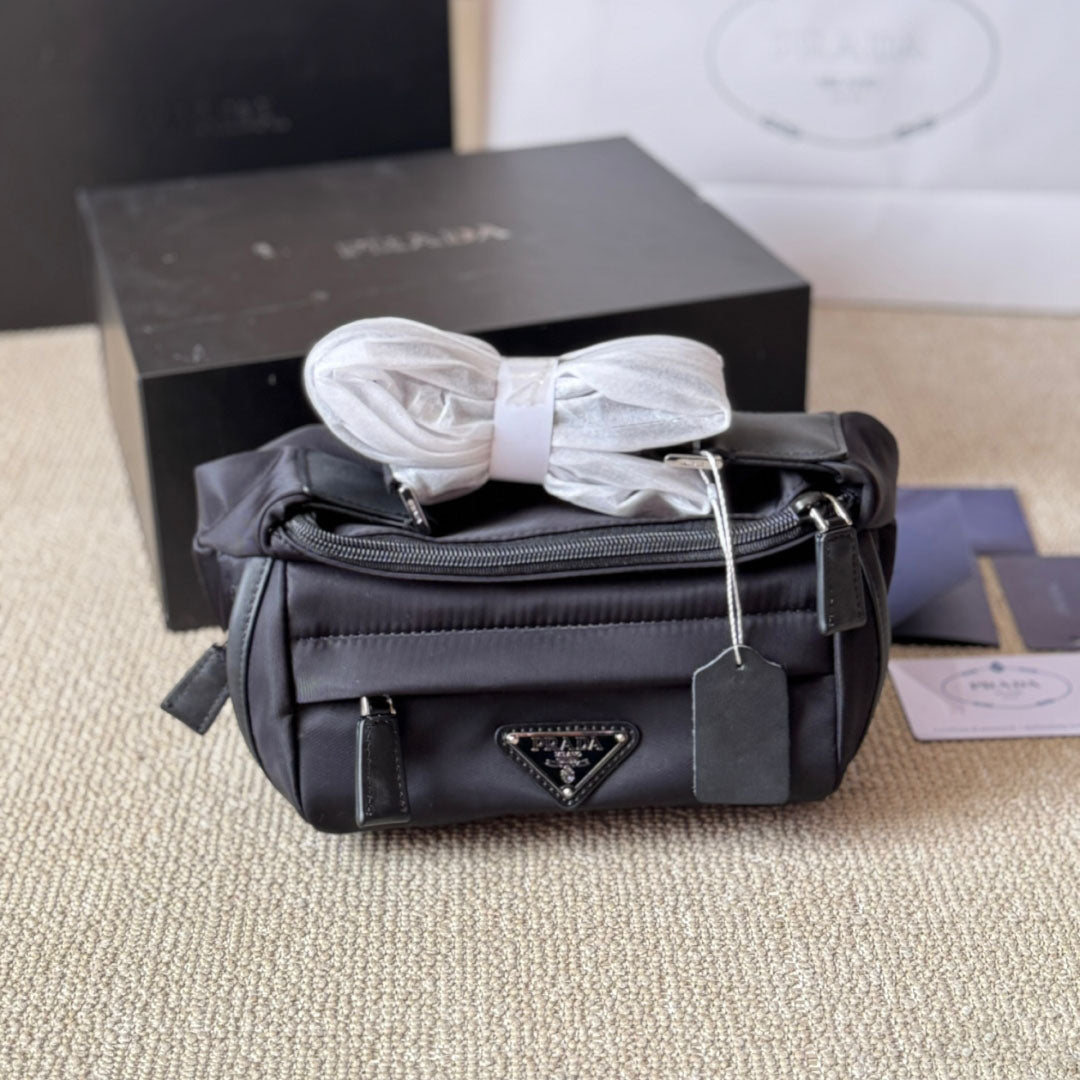 PR Nylon Messenger Bag 1825022008