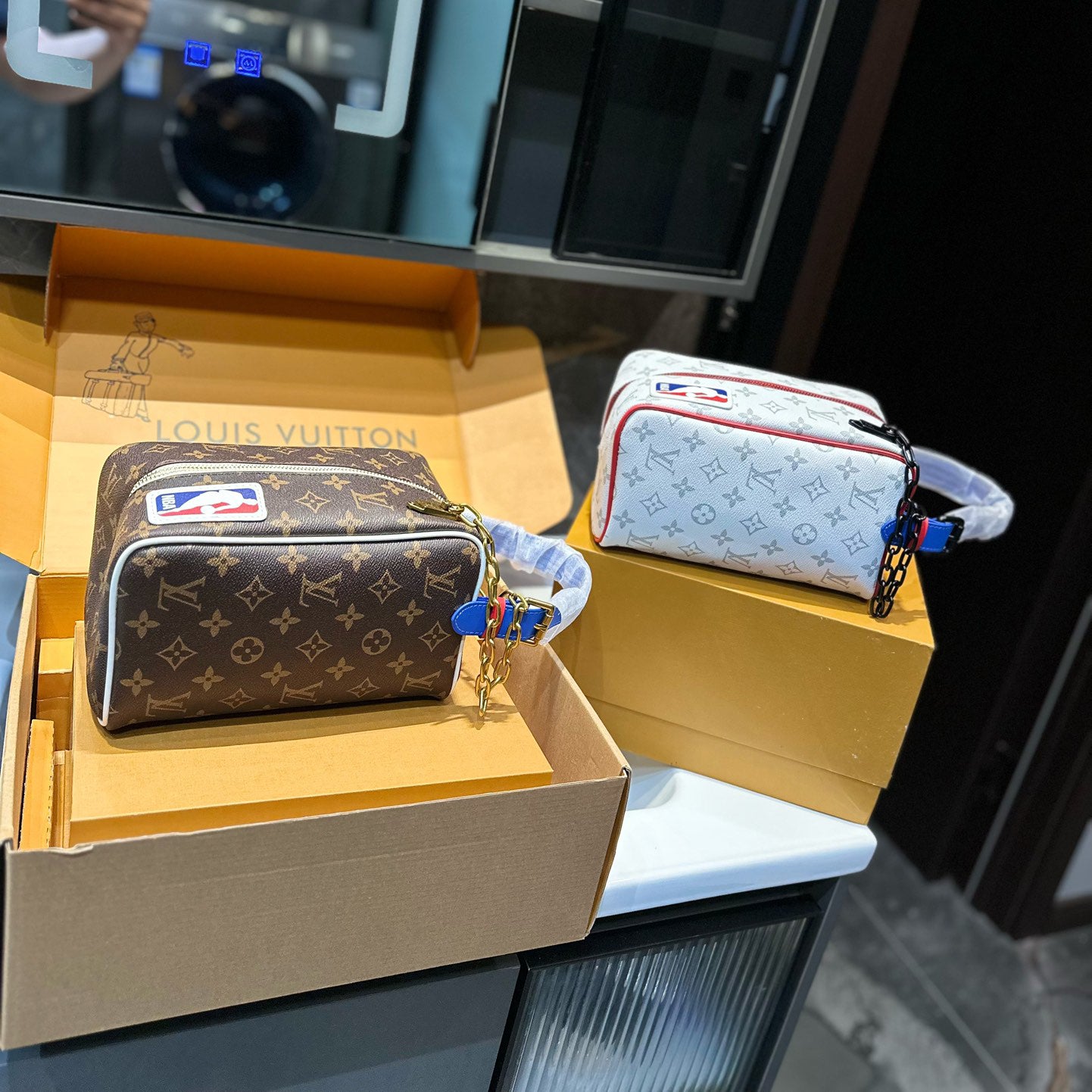 NBA co-branded toiletry bag 1824042608