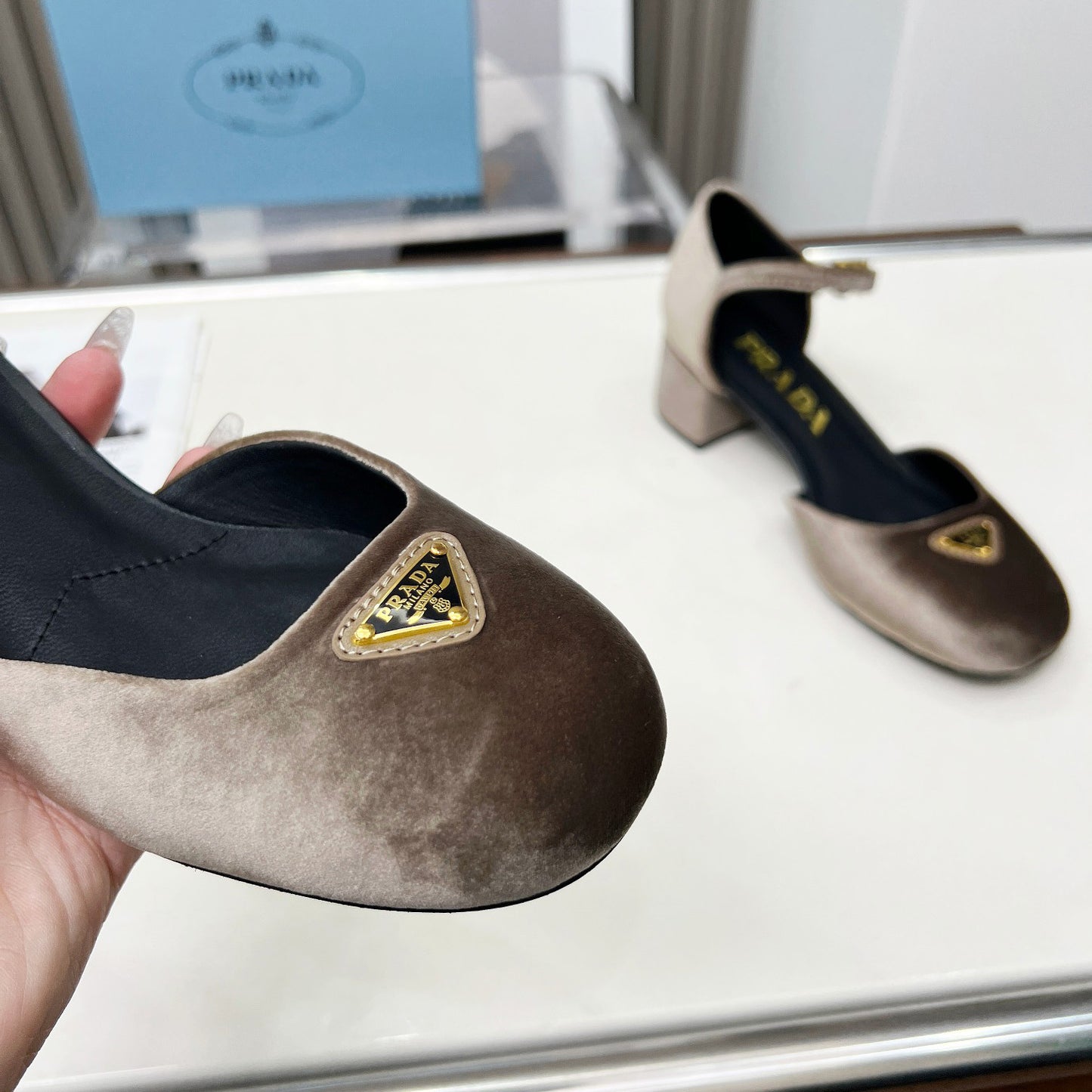 New Lambskin Fashionable and Versatile Women's Shoes Sandals 1024022316