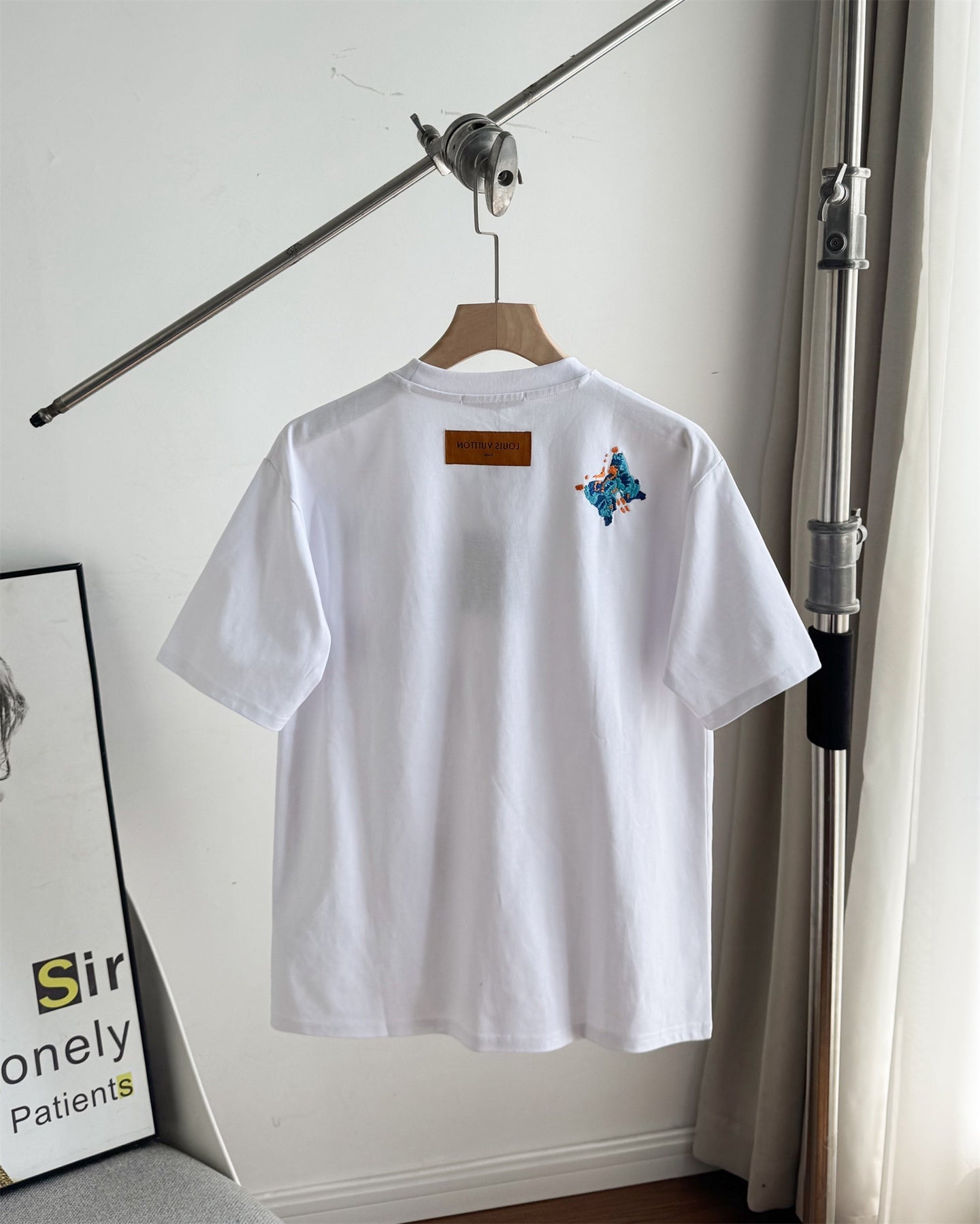 LV Unisex butterfly embroidered T-shirt 1825052210