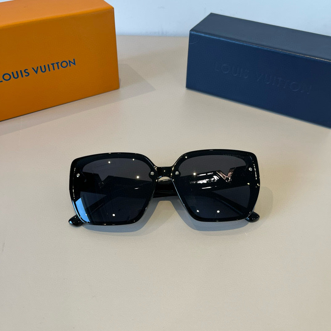 LV Full frame sunglasses 1825052801