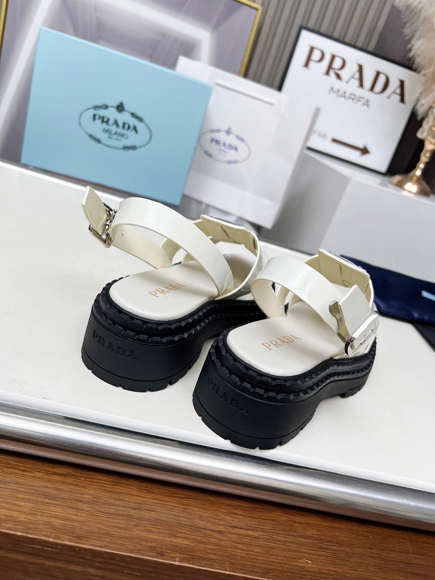PR sandals 1825051904
