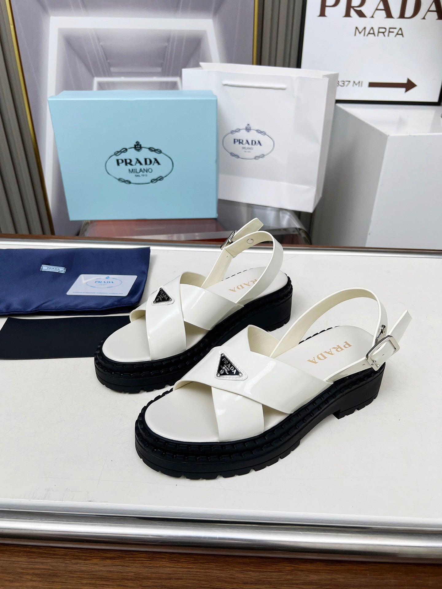 PR sandals 1825051905