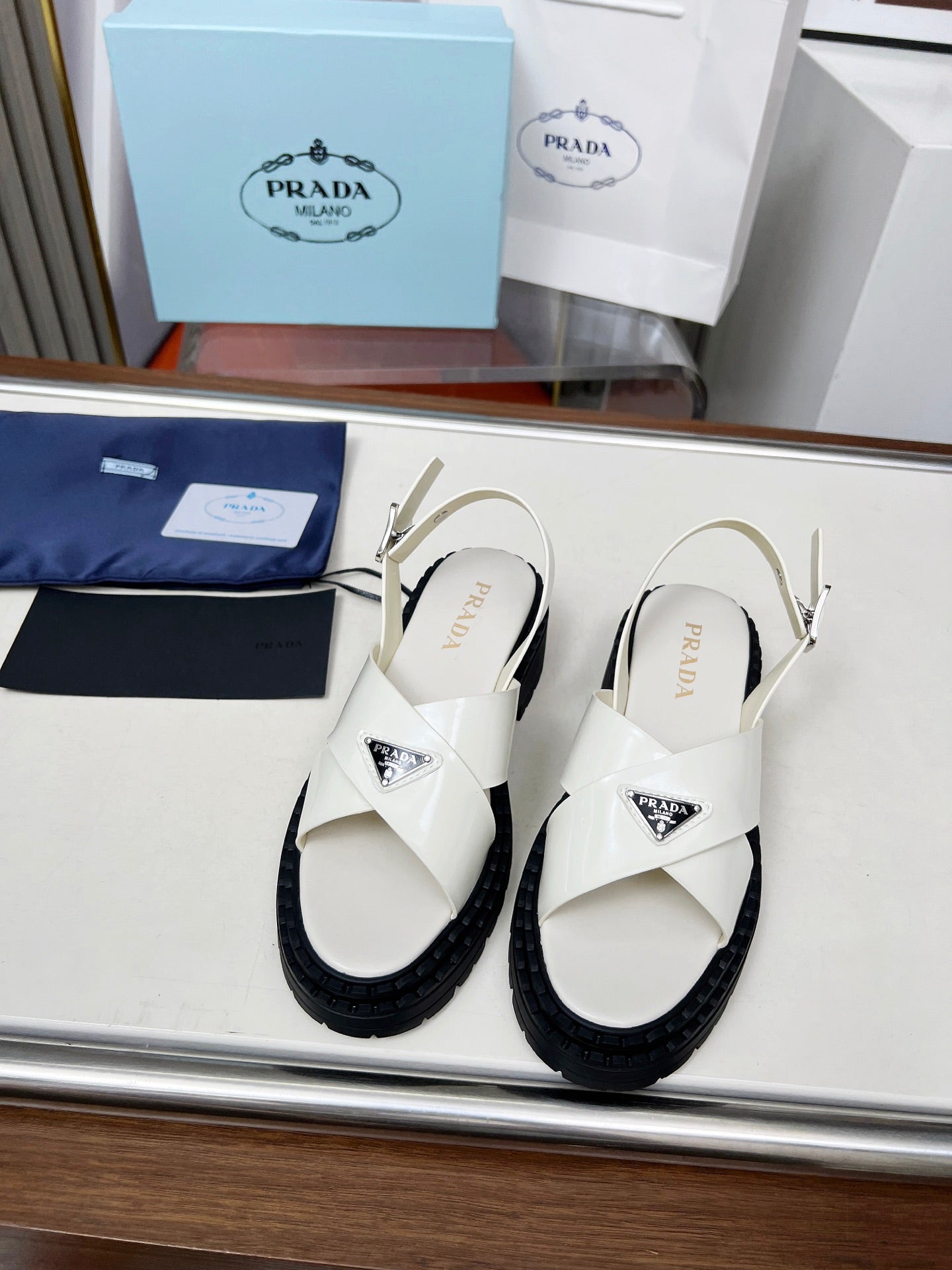 PR sandals 1825051905
