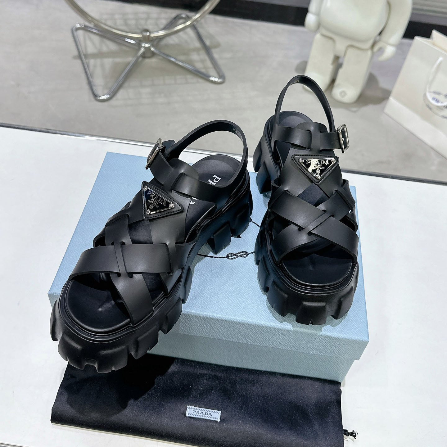 PRD triangle buckle sawtooth Roman woven platform rubber sandals 1824071010