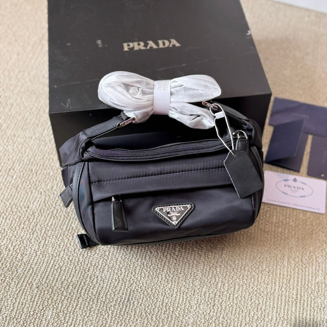 PR Nylon Messenger Bag 1825022008