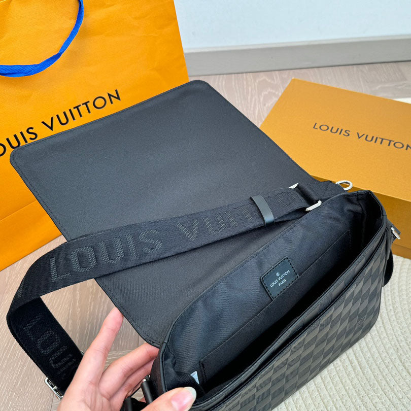 Square pattern messenger bag 1824061104