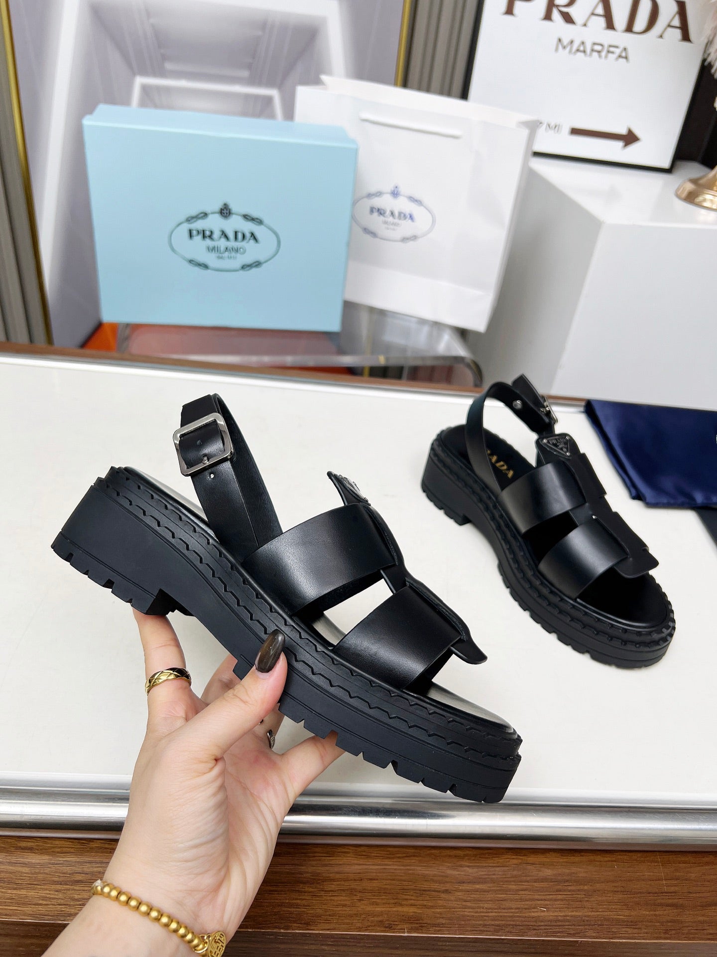 PR sandals 1825051904