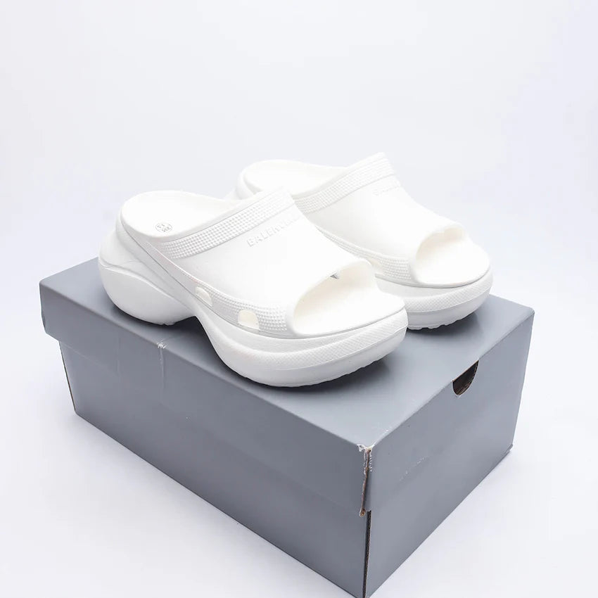 New women's versatile casual thick bottomed sandals 1024052010