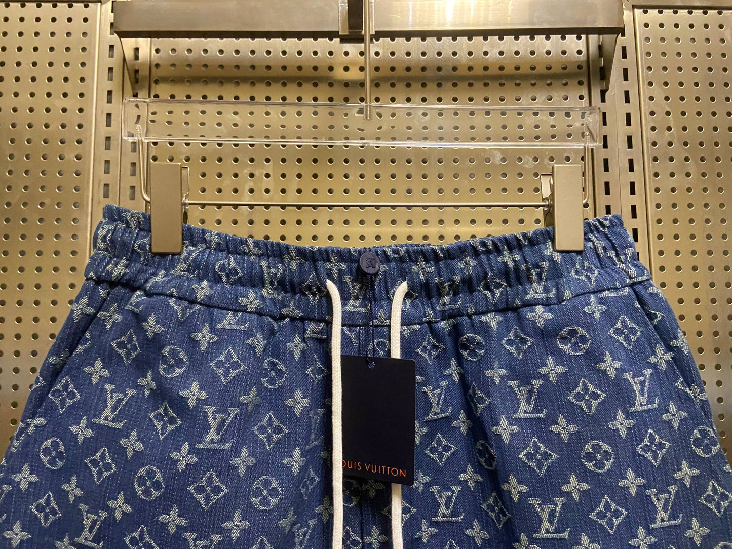 LV Men's denim shorts 1825052212
