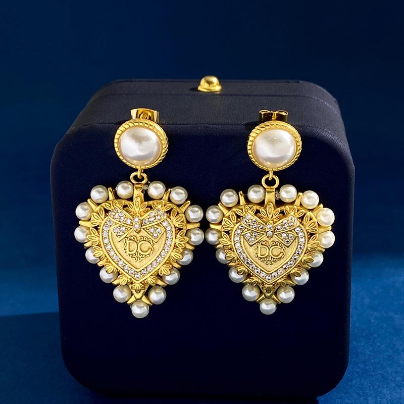New Fashion Retro Peach Heart Earrings 1024010310