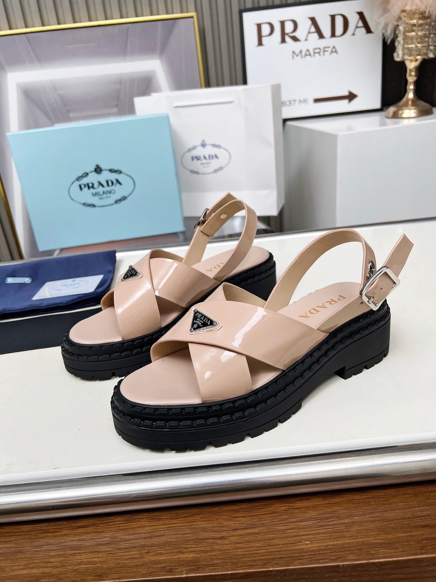 PR sandals 1825051905