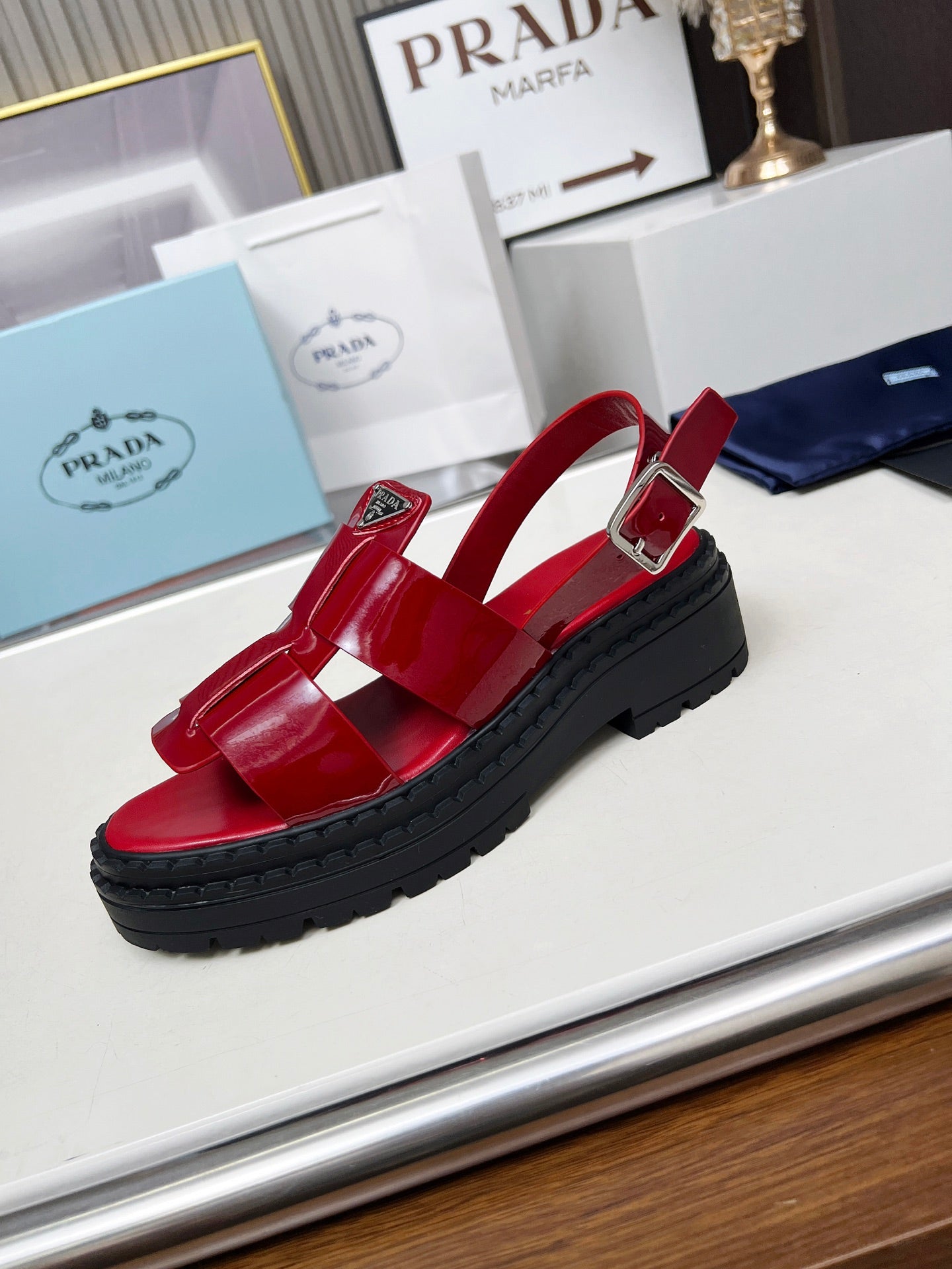 PR sandals 1825051904