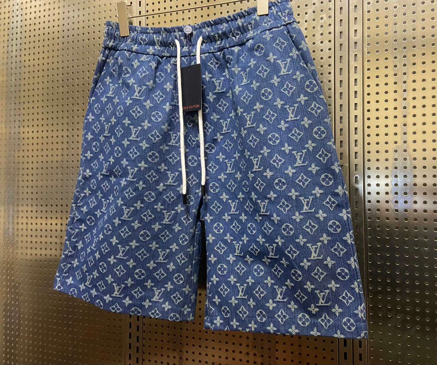 LV Men's denim shorts 1825052212