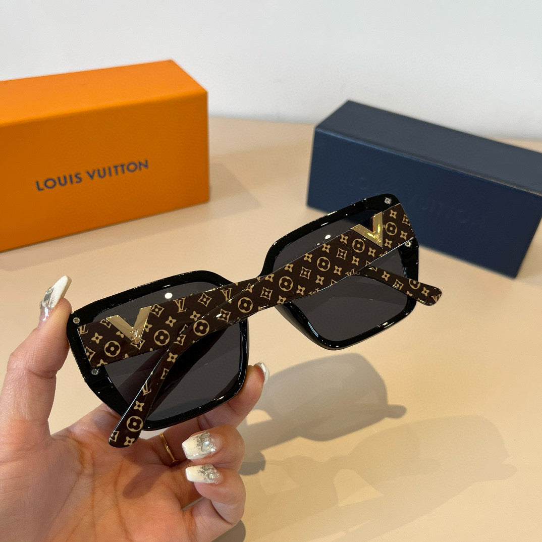 LV Full frame sunglasses 1825052801