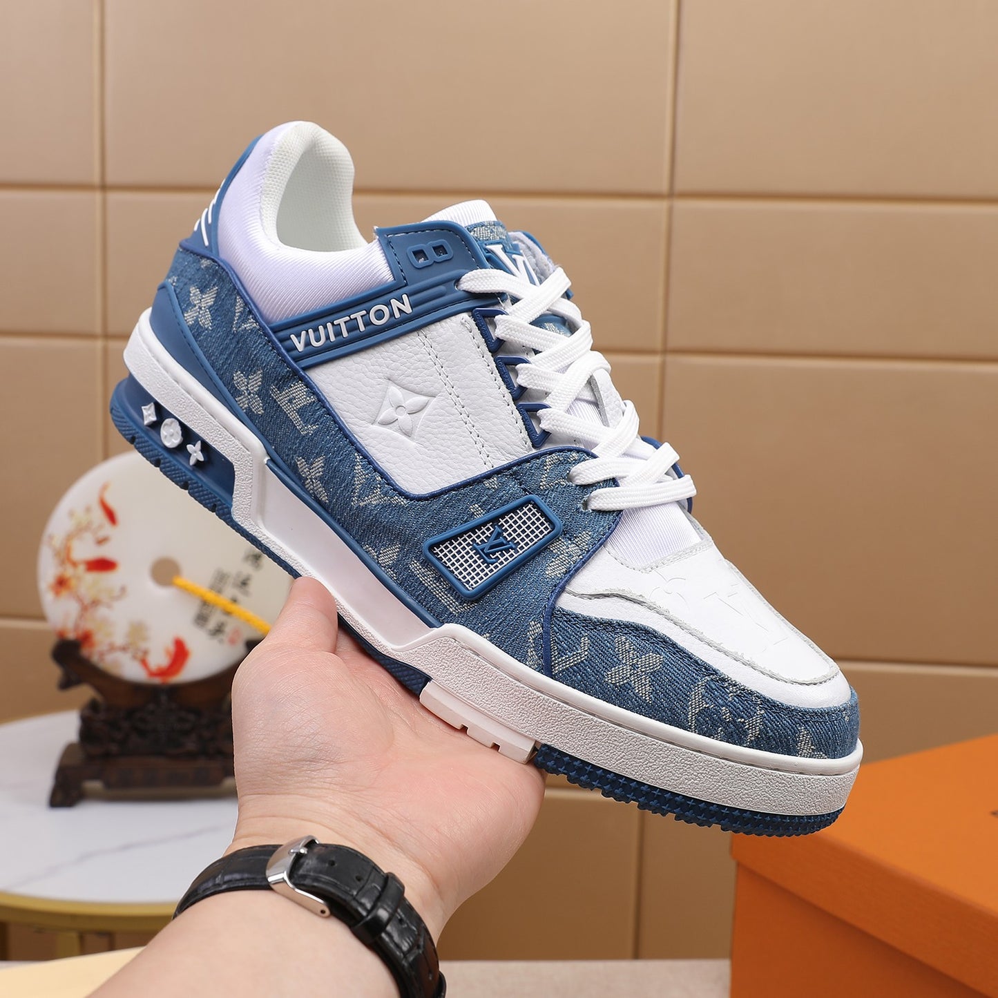 Men's Fashion Luxury Multicolor V Logo Sneakers