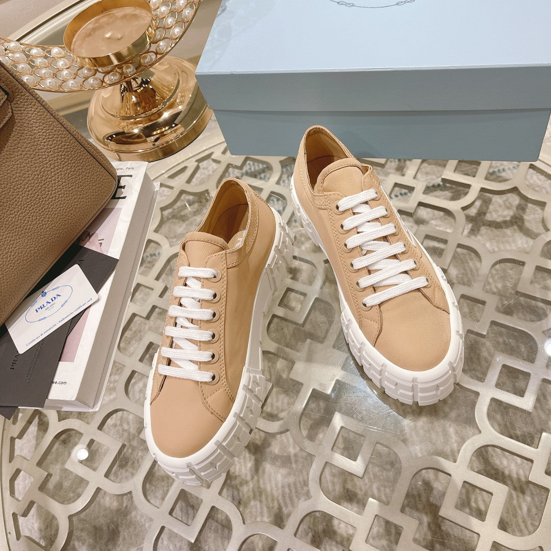 New fashionable and versatile thick-soled sneakers 1024013001