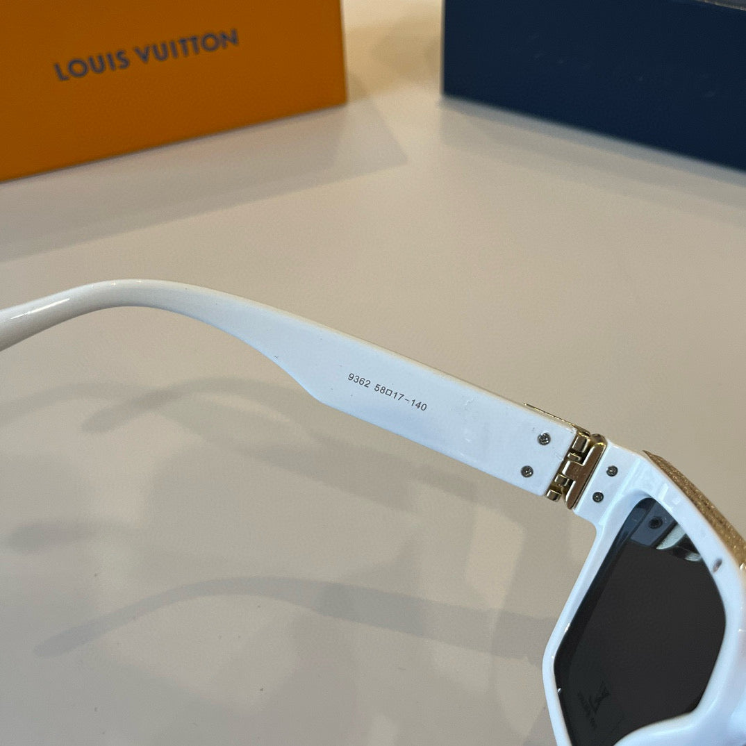 LV Square Full Frame Sunglasses 1825042501