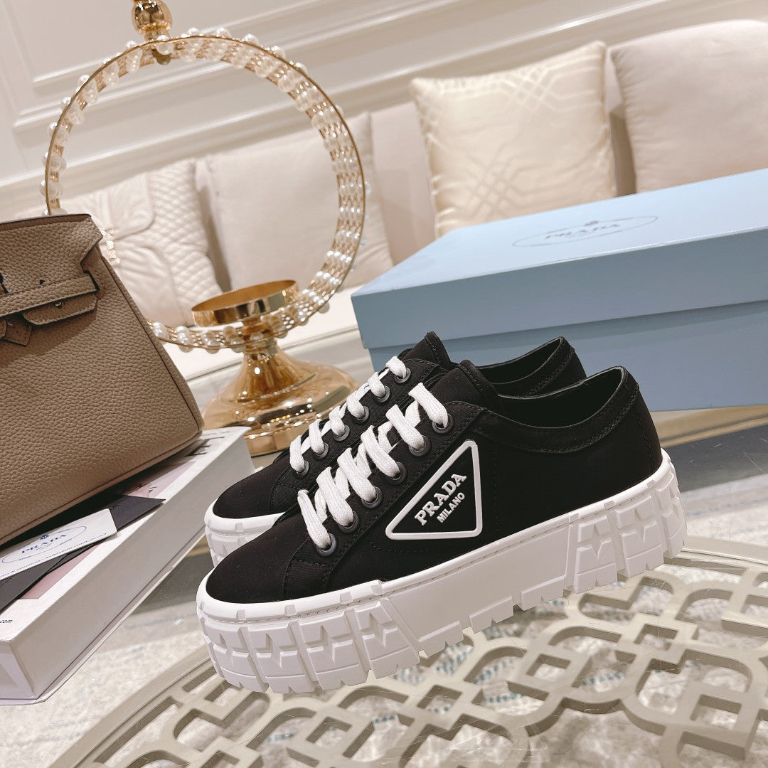 New fashionable and versatile thick-soled sneakers 1024013001
