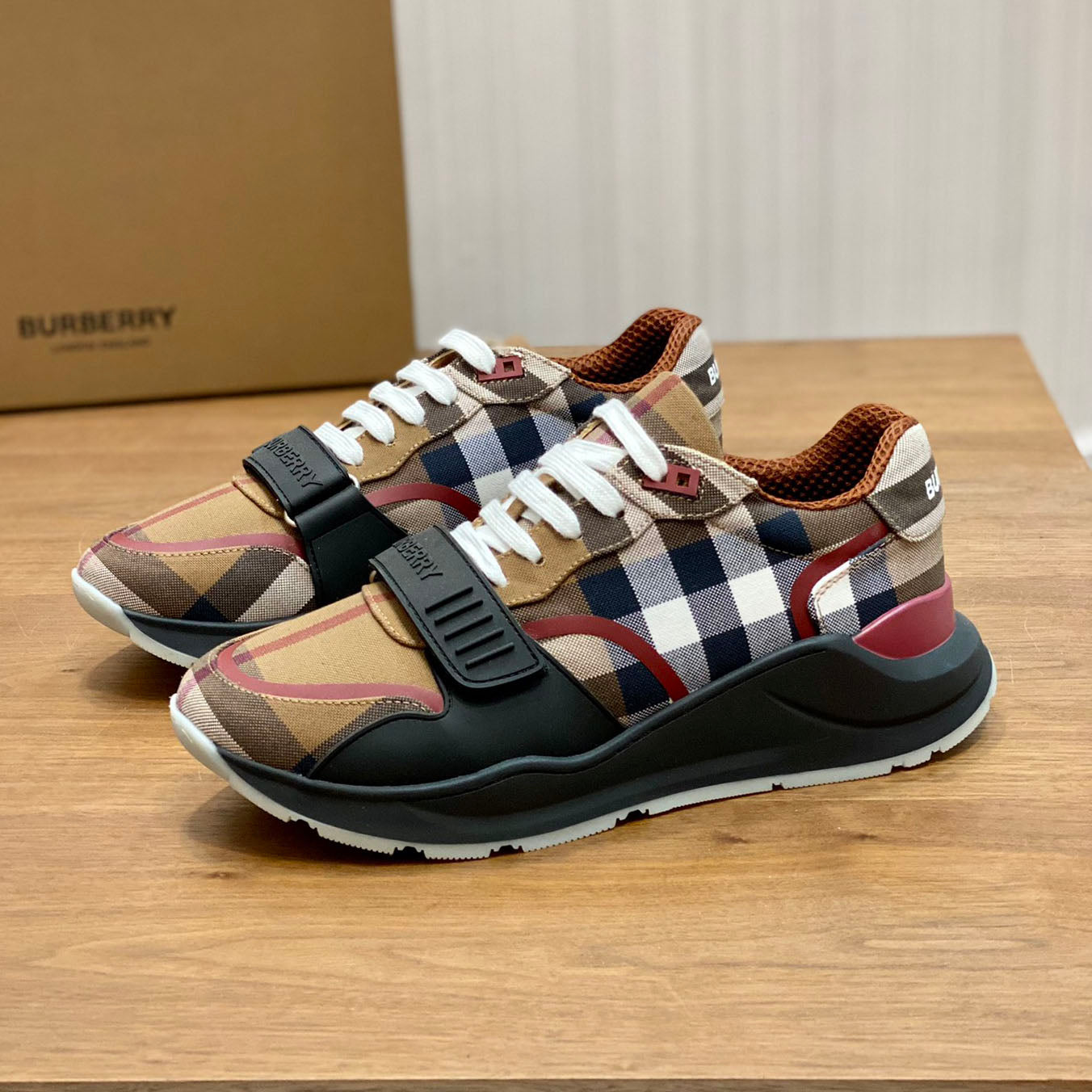 TB sneakers 1824101707