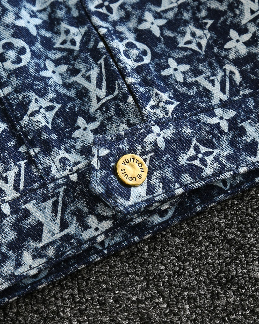 washed distressed denim jacket XC0823102303