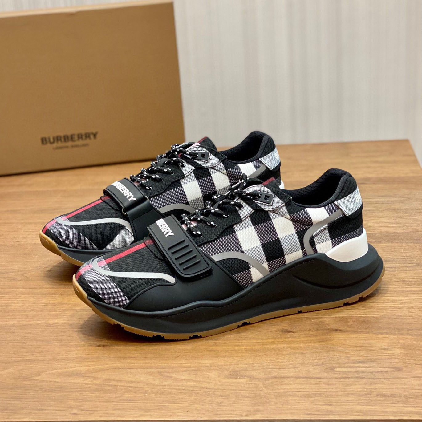 TB sneakers 1824101707