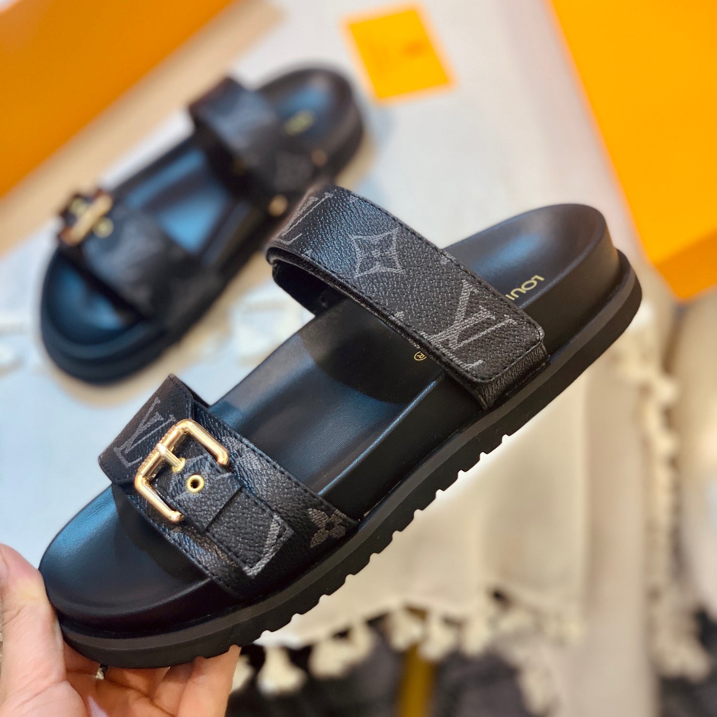 New Fashion Leather V Logo Summer women's sandalsXC05202422713