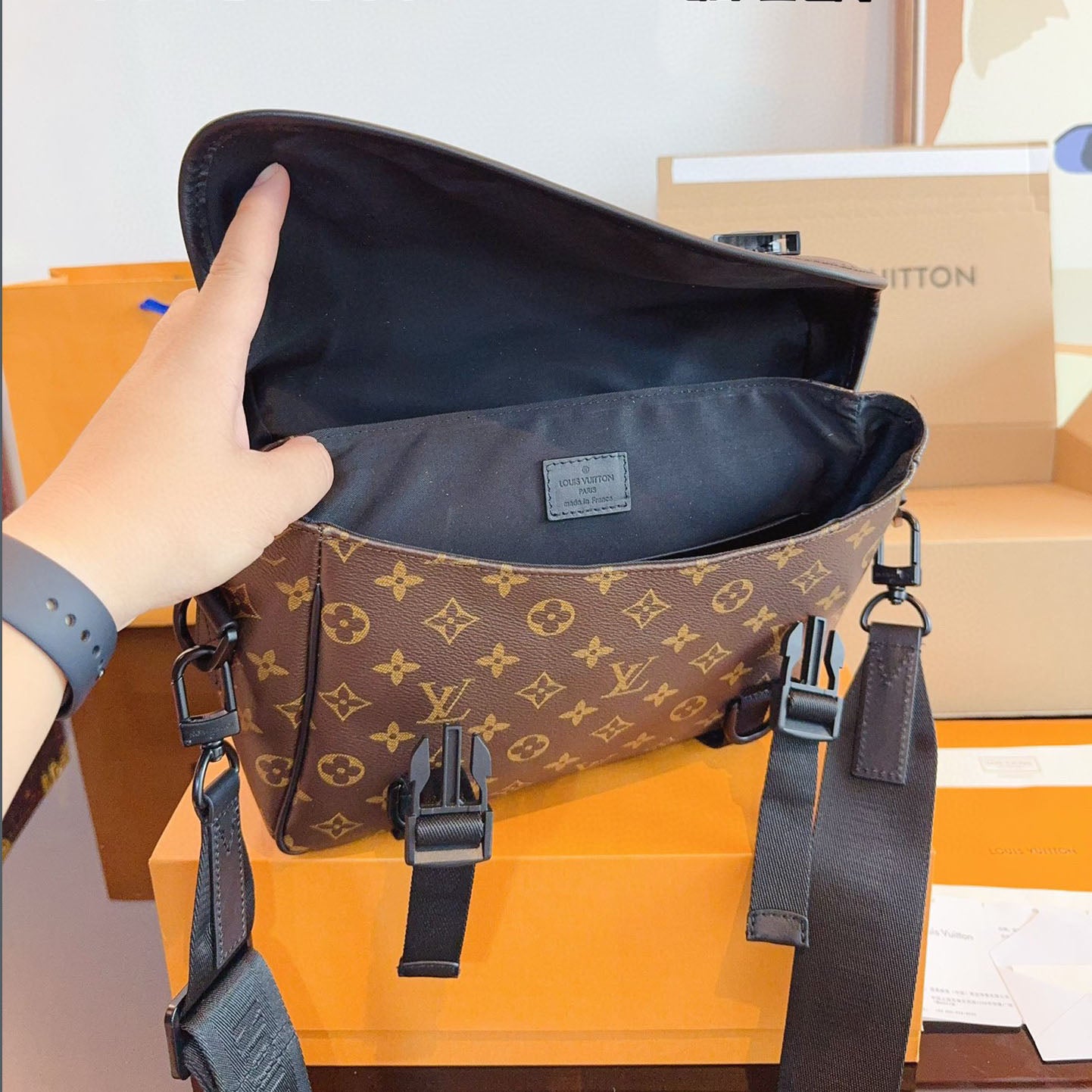 L Outdoor Series Shoulder Bag/Crossbody Bag XC24092712
