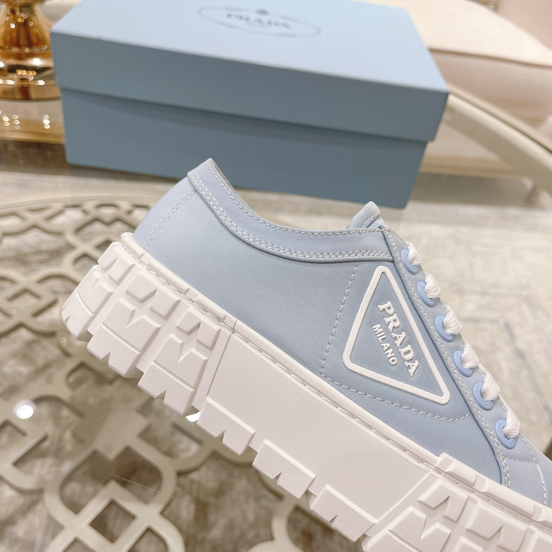 New fashionable and versatile thick-soled sneakers 1024013001