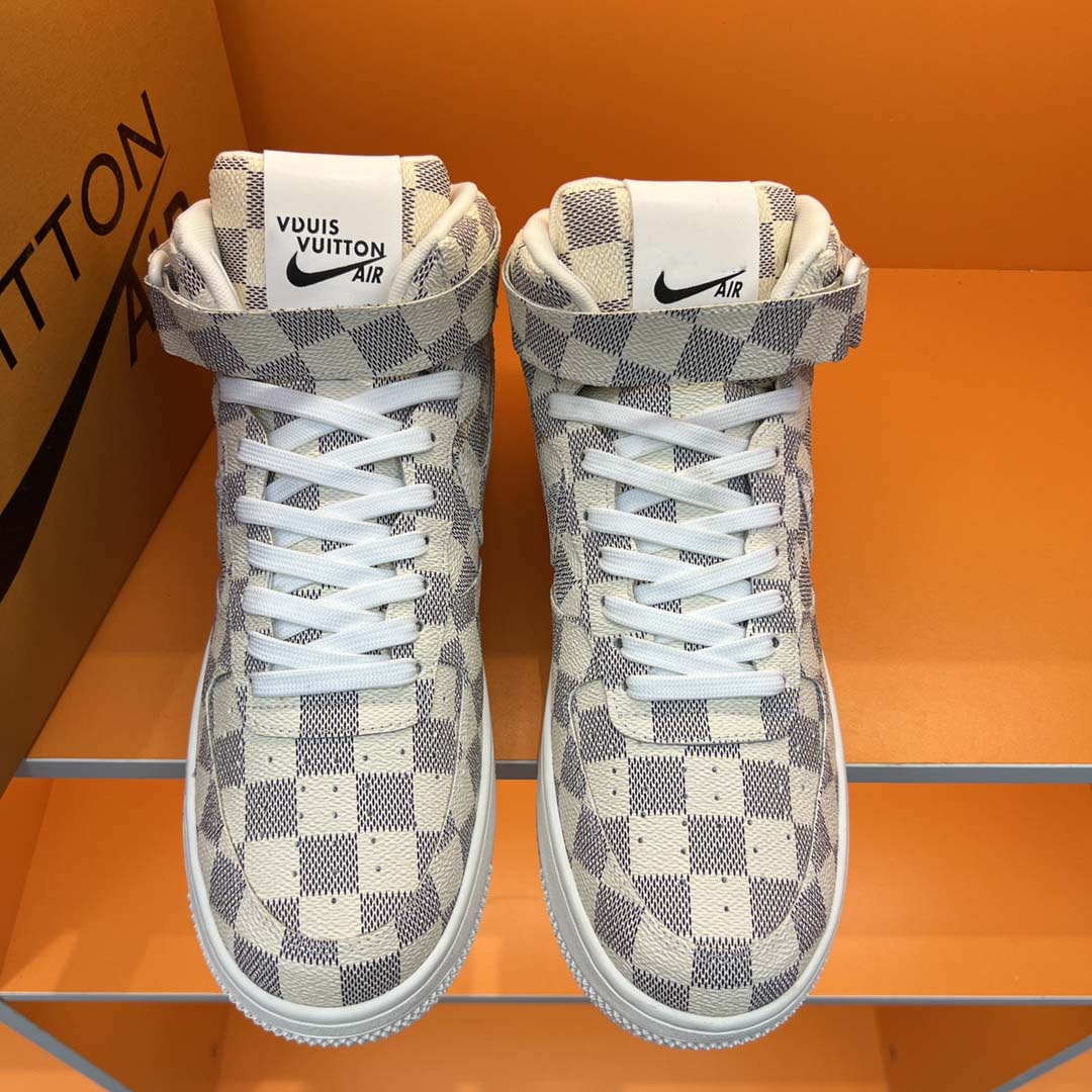 Super cool casual sneakers, hipsters must have! The foot effect is absolutely amazing!